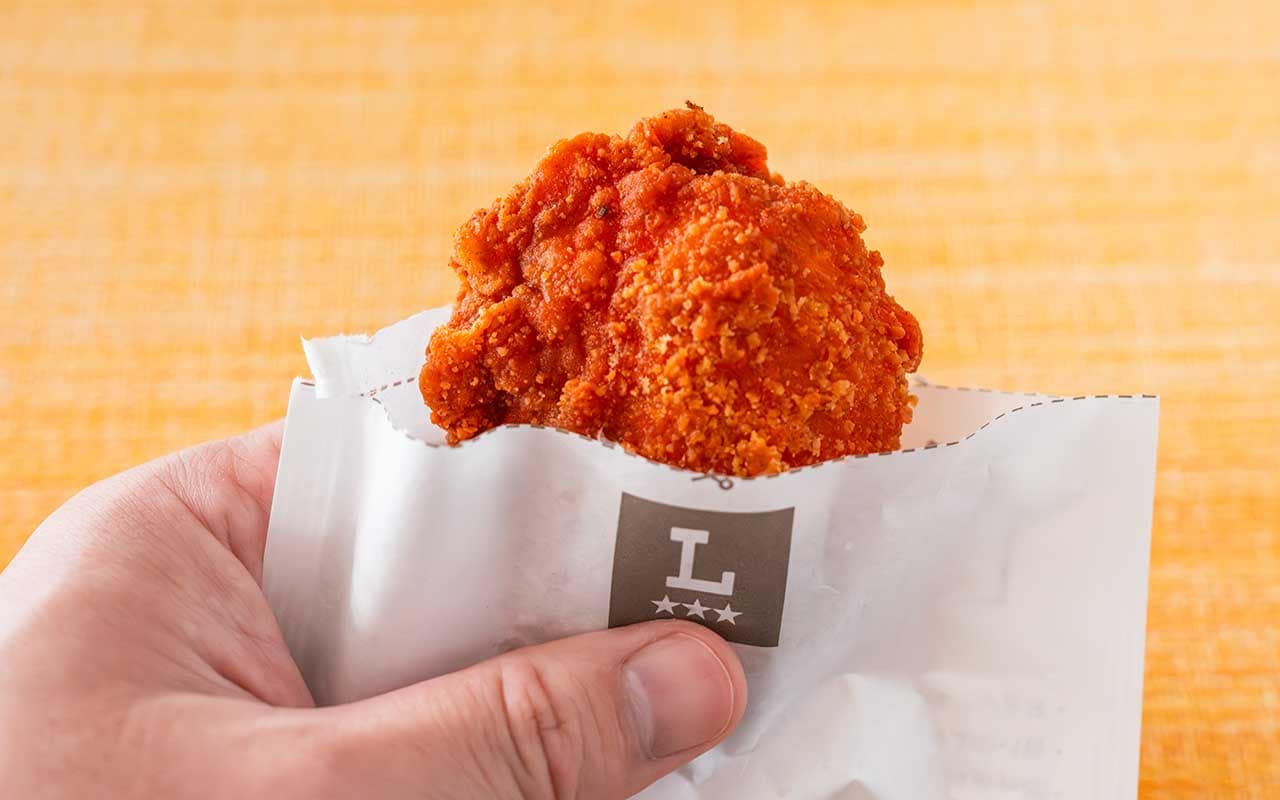 辛いと噂【ローソン】七味を使った新作ホットスナックを食べてみた