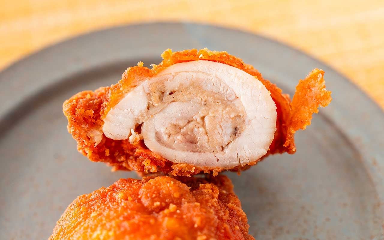 辛いと噂【ローソン】七味を使った新作ホットスナックを食べてみた