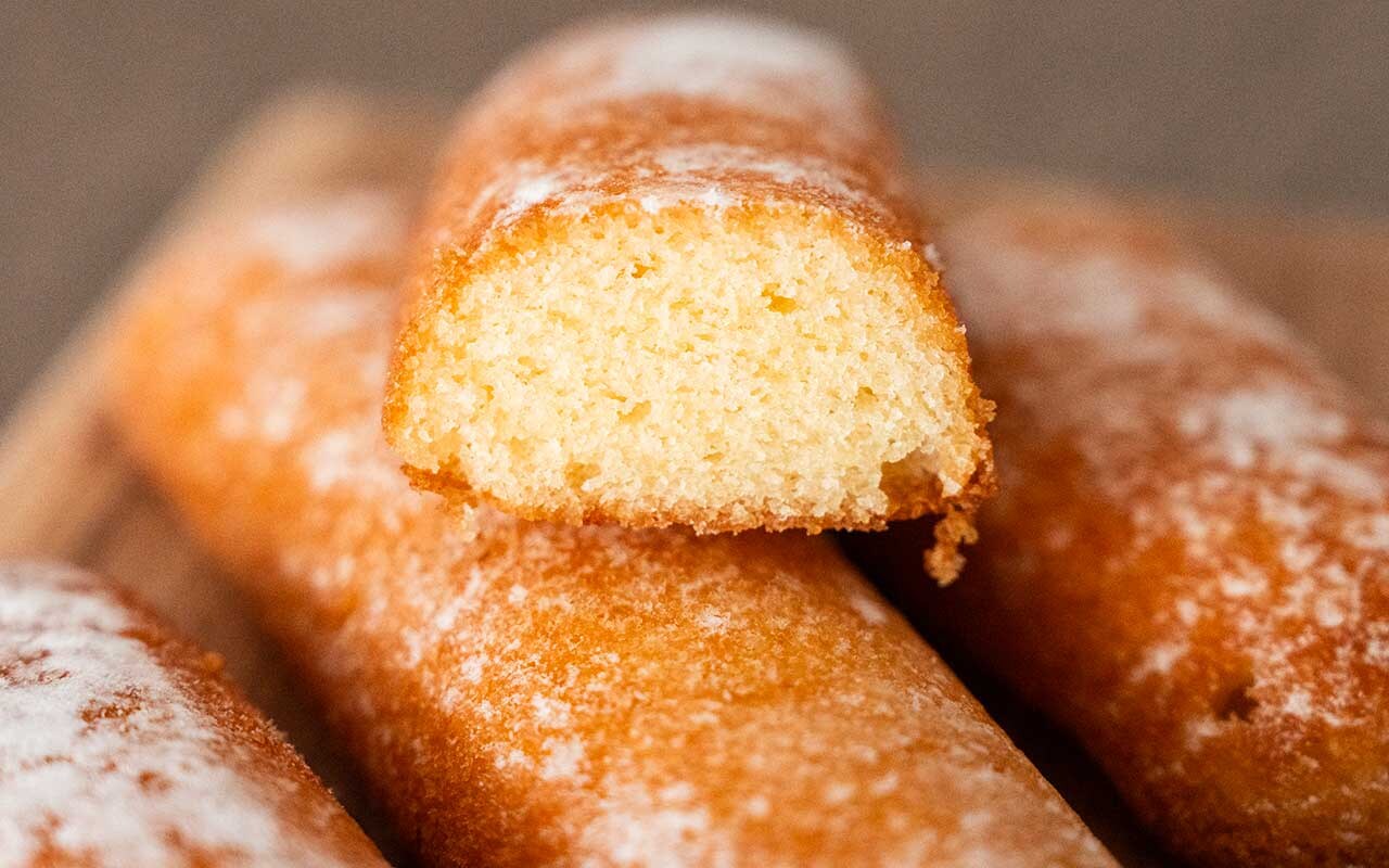 【セブン】新発売のスティックケーキは3本入りなのに安くて美味い