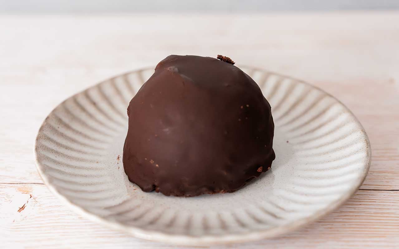 【ローソン】話題の黒いドームに「本当に食べた方がいい」「なかった!」の声