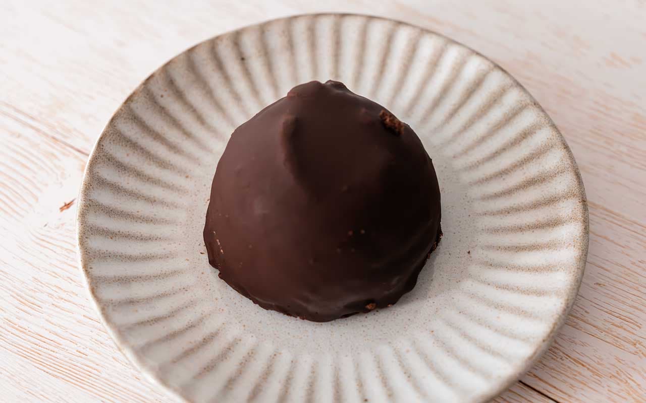 【ローソン】話題の黒いドームに「本当に食べた方がいい」「なかった!」の声