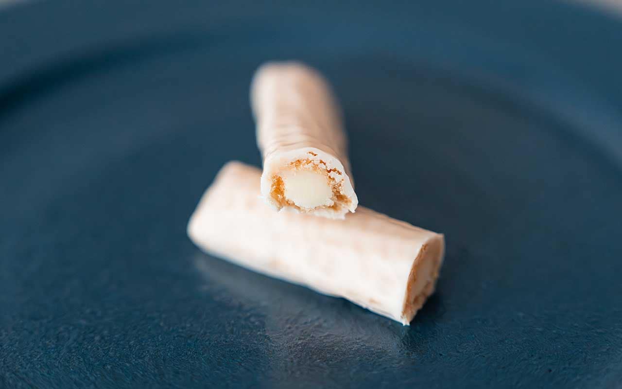 中も外も真っ白【ブルボン】新発売の「エリーゼ」ガチで美味すぎだろ