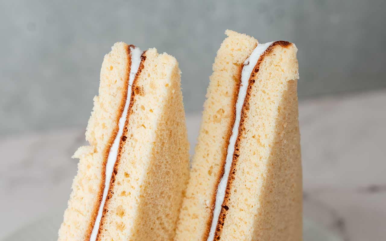 100円台の新商品【セブン】「三角シフォンサンド」の魅力に迫る
