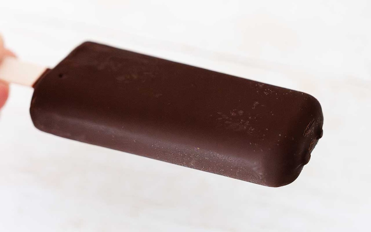 極上の舌ざわり【セブン】3層仕立てアイス登場、圧倒的ウマさの虜に