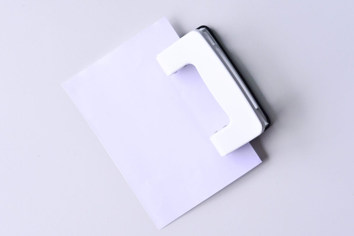 穴あけパンチは100均に売ってる？【ダイソー・セリア・キャンドゥ】