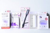 100均のUVライトを買ってみた！【セリア・キャンドゥ・ダイソー】