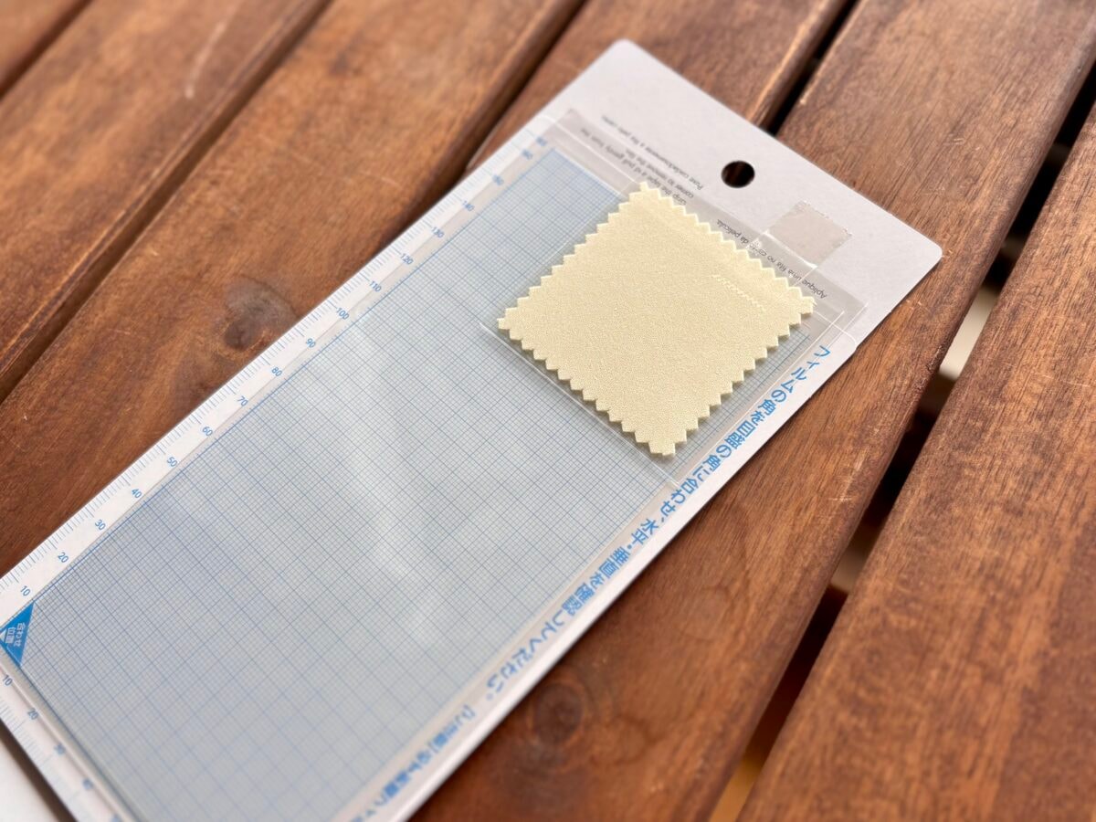 機能性で選ぶ100均のスマホフィルム|のぞき見防止やガラスフィルムも