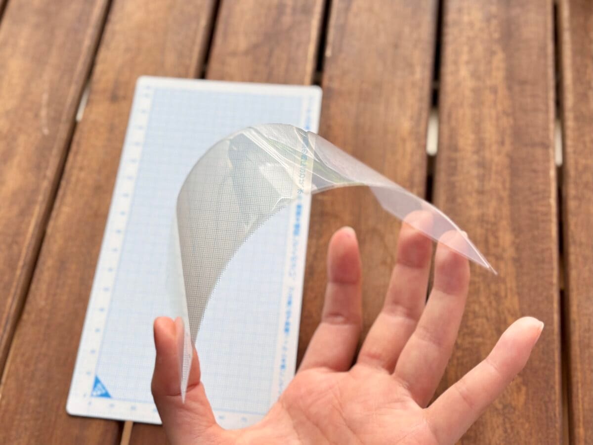 機能性で選ぶ100均のスマホフィルム|のぞき見防止やガラスフィルムも