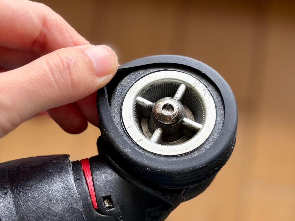 キャスターカバーは100均でゲット! 購入&比較レビュー【セリア・ダイソー・キャンドゥ】