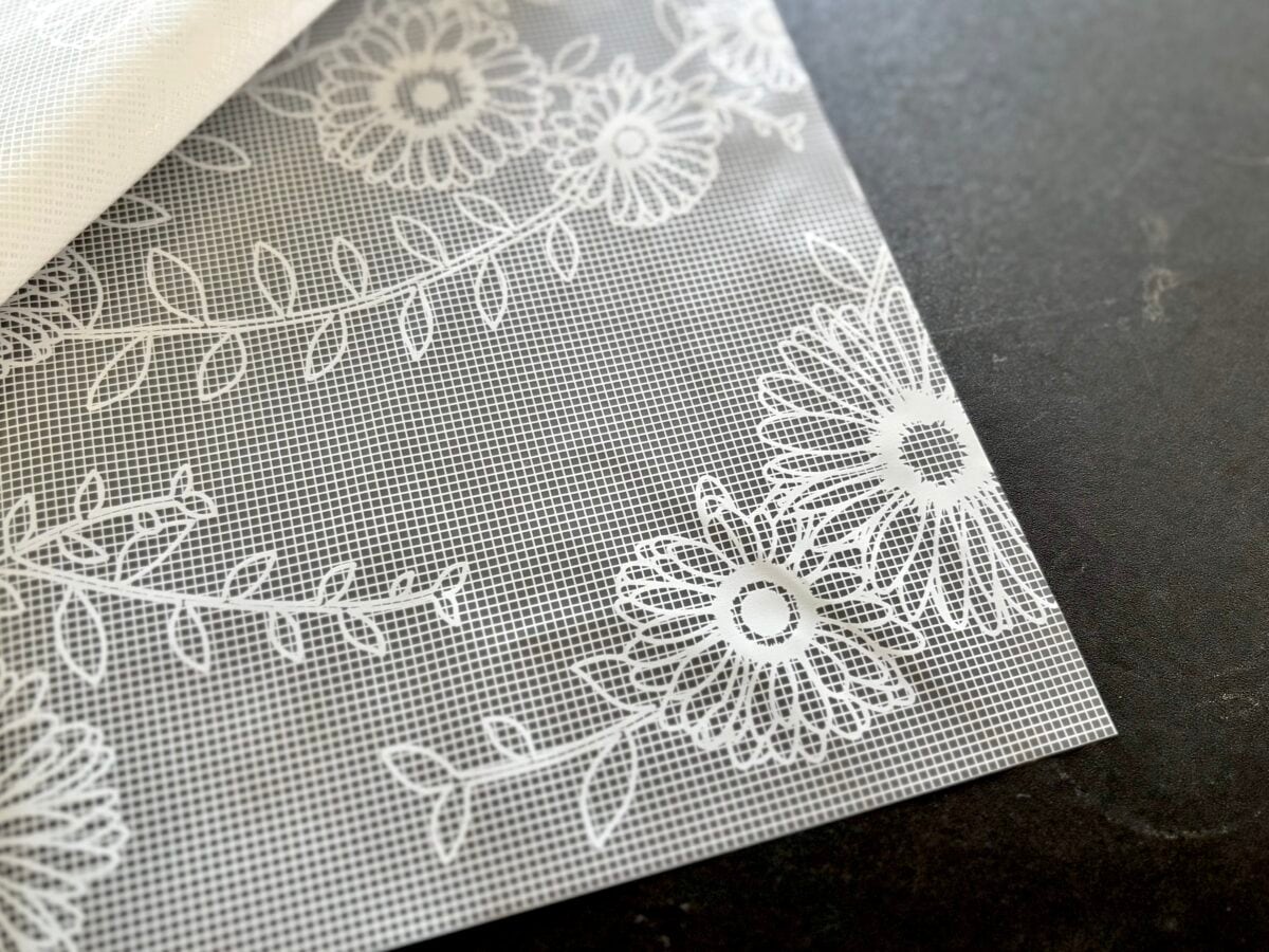 100均のテーブルクロスで即おしゃれ! クリスマスにもおすすめ