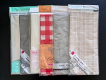 100均のテーブルクロスで即おしゃれ！ クリスマスにもおすすめ