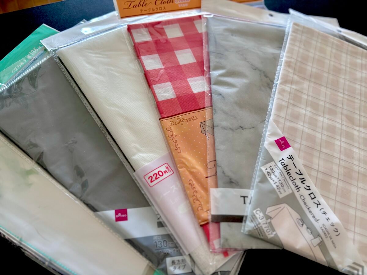 100均のテーブルクロスで即おしゃれ！ クリスマスにもおすすめ