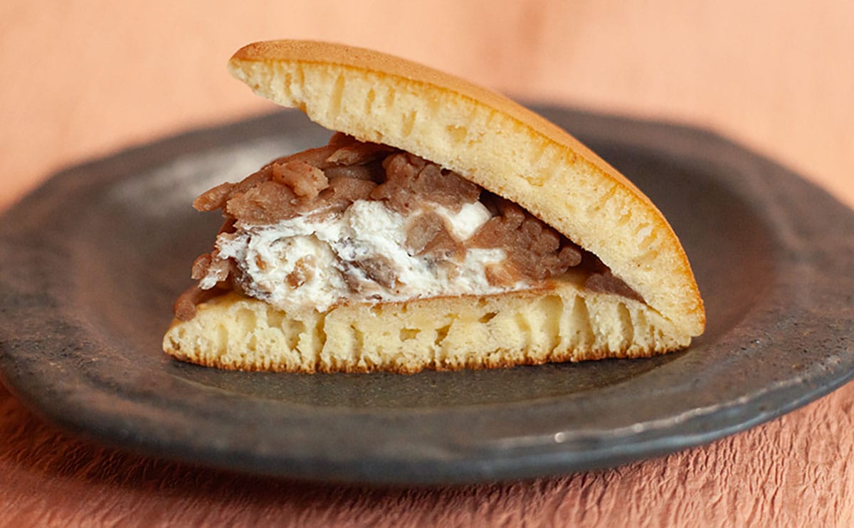 厚みがすげぇ！！【セブン】の『どら焼』が贅沢すぎて最高だった