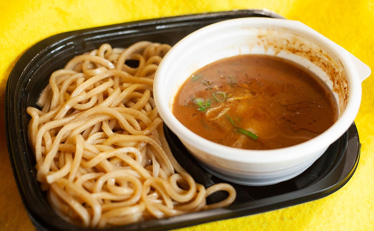 「おいしすぎて幸せ」人気店の『熱盛つけ麺』を【セブン】でゲットできるぞ!