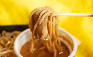 「おいしすぎて幸せ」人気店の『熱盛つけ麺』を【セブン】でゲットできるぞ！