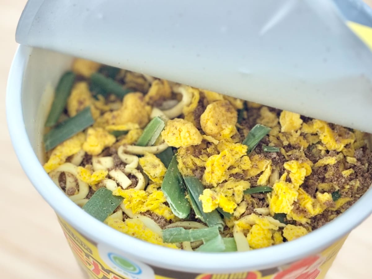 「最低4個買う」「大正解」【ファミマ】の『背徳』カップ麺にドハマり!