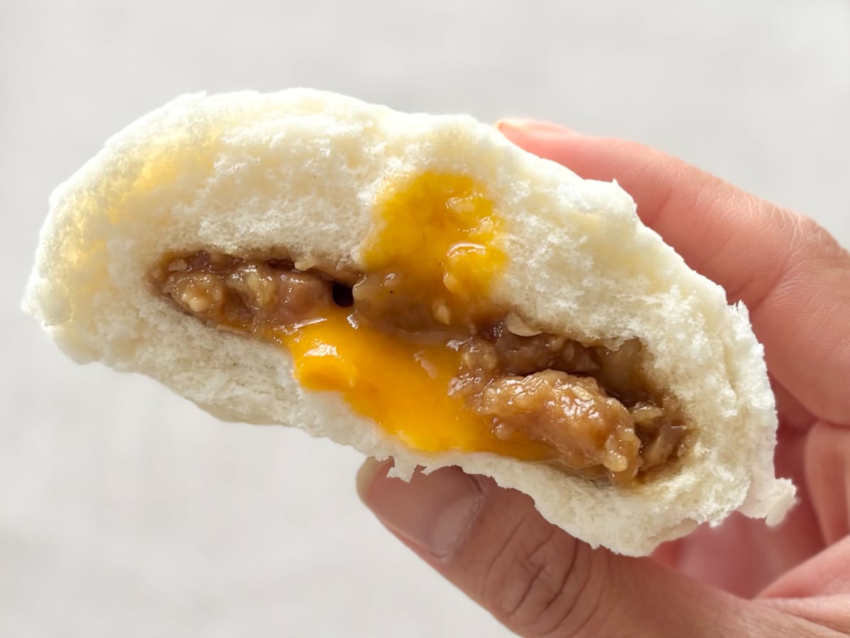 「二郎系ラーメンの味がする」【ファミマ】の中華まんは刺激的で「神」!