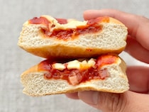 リベイク推奨！【ファミマ】1個57円のパンはストックしたくなるウマさ