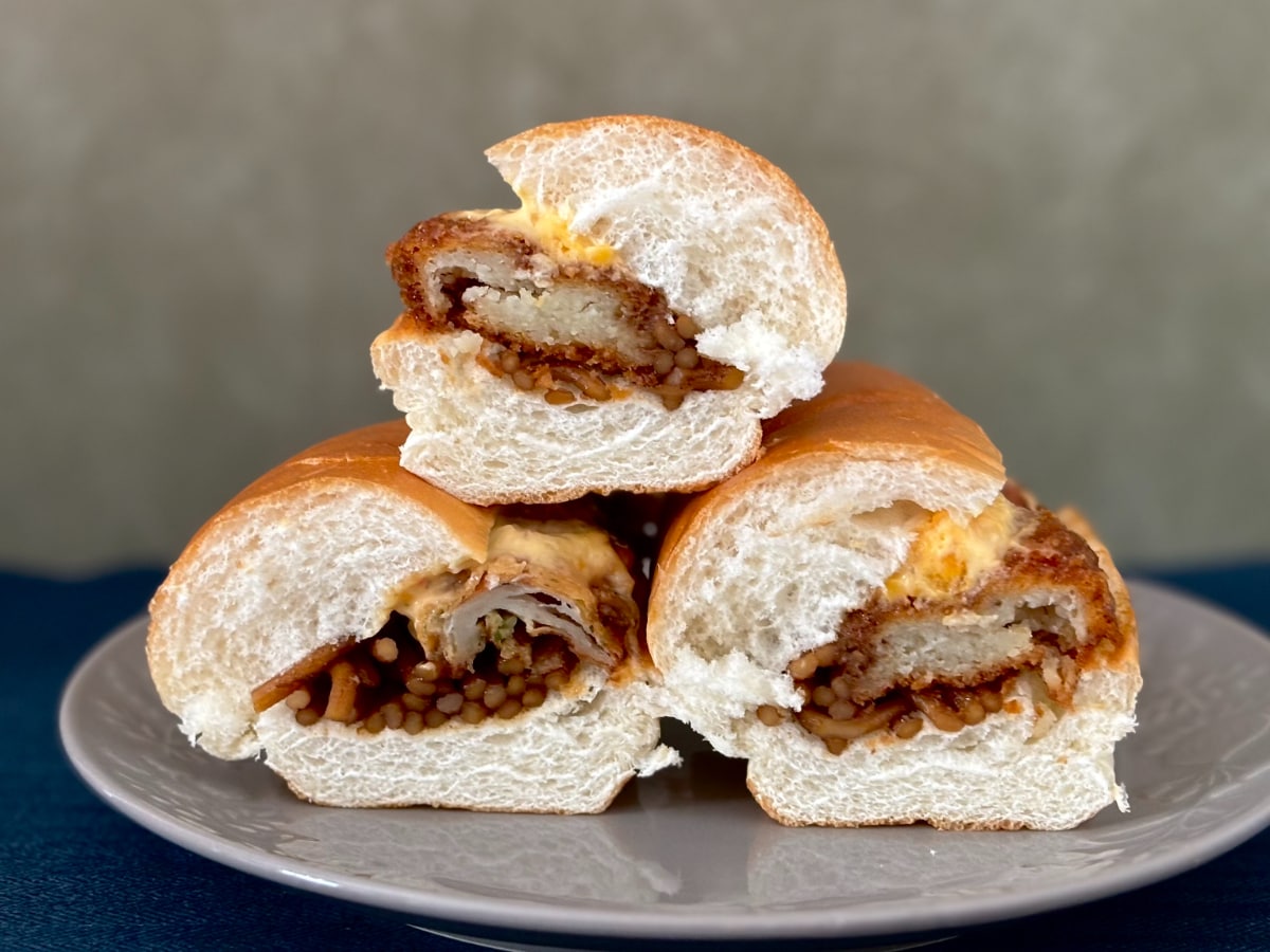 「頭悪すぎておもろい」【ファミマ】インパクト強すぎのパンが大復活!