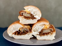 「頭悪すぎておもろい」【ファミマ】インパクト強すぎのパンが大復活！