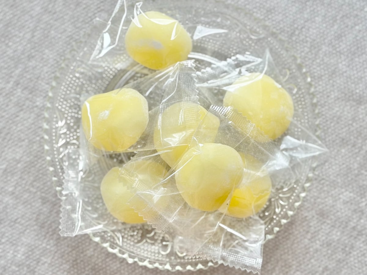 ぷにもち食感と甘さが「うま〜」【ローソン】のひとくち和菓子を実食