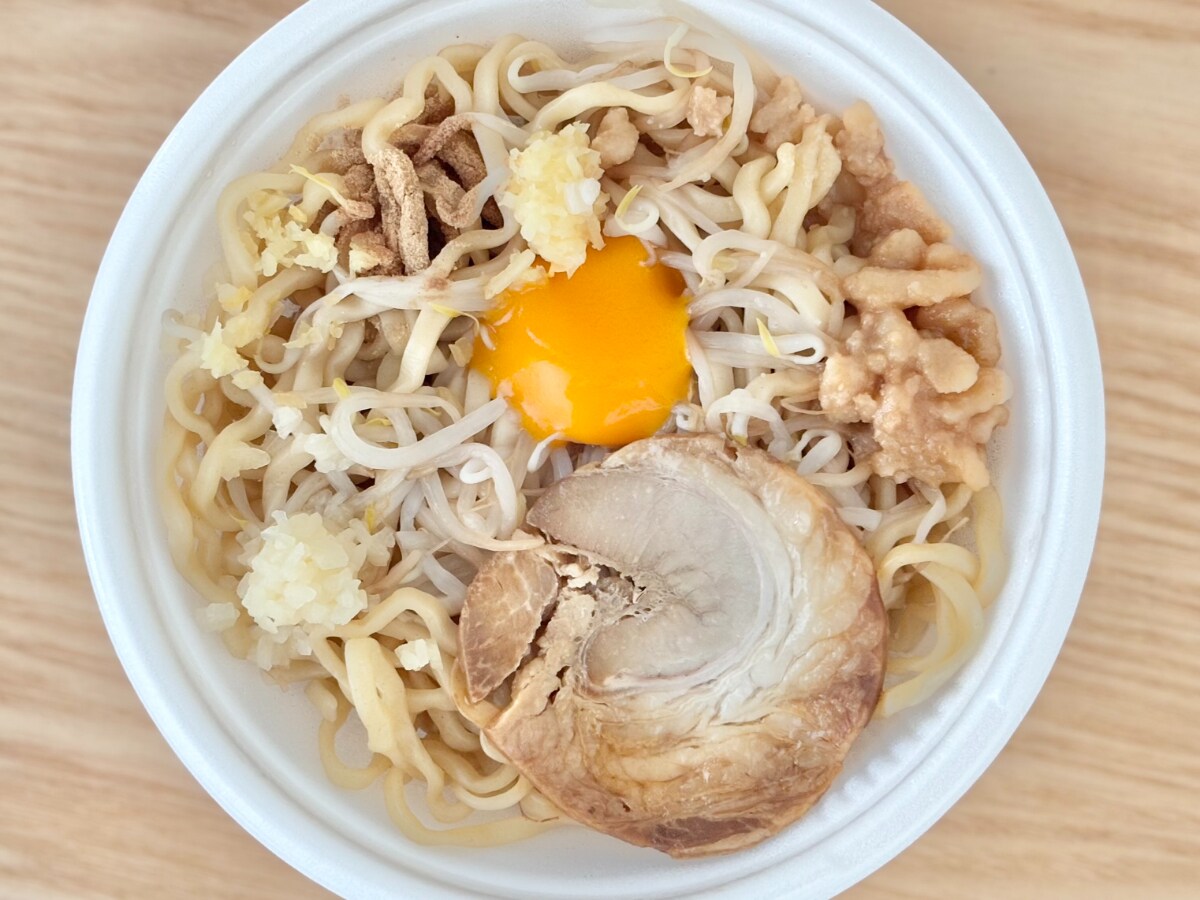 魚粉のきいたタレがうんまいっ!【ファミマ】名店監修の濃厚まぜそば