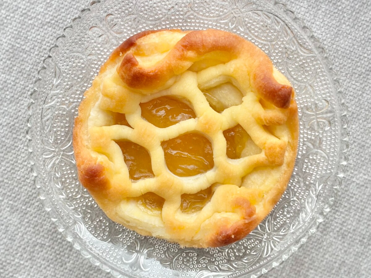 2種のおいしさが同時に口の中へ!【ファミマ】の「天才すぎる……」パン