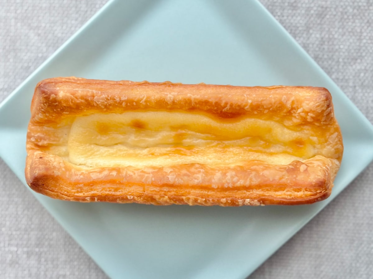 ダブルというよりトリプル!?【ファミマ】ウラがカリカリのスイーツパン