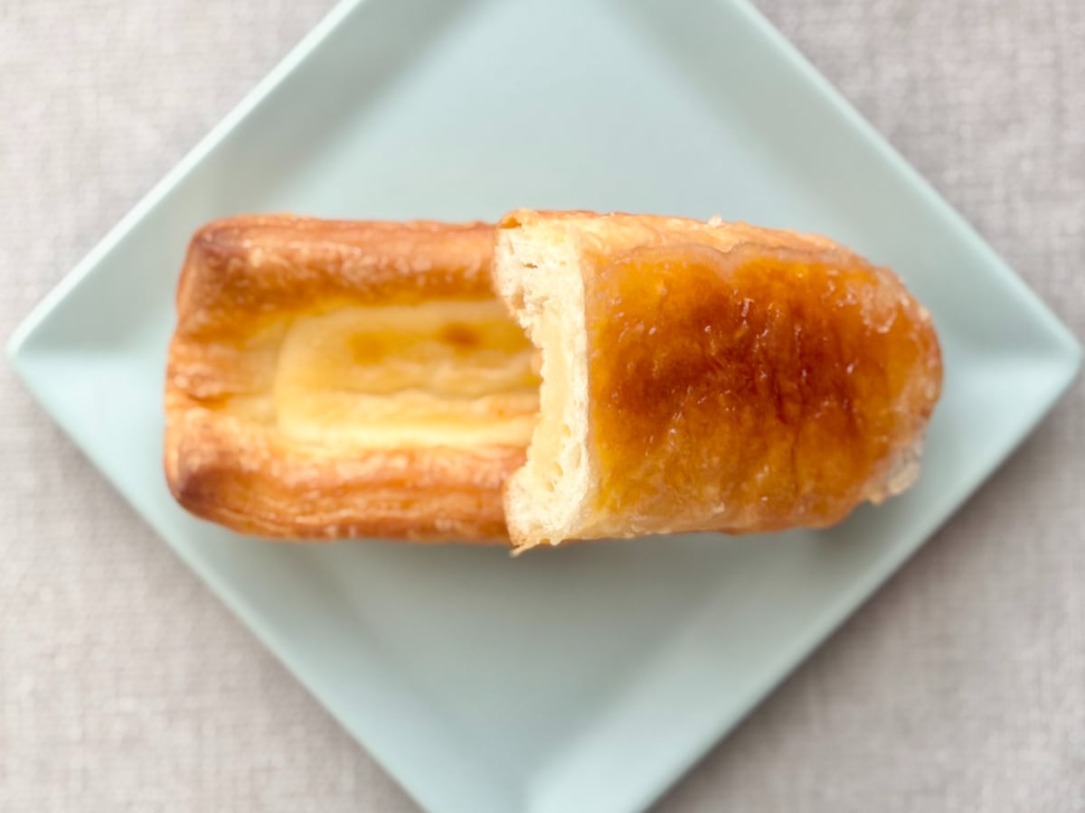 ダブルというよりトリプル!?【ファミマ】ウラがカリカリのスイーツパン