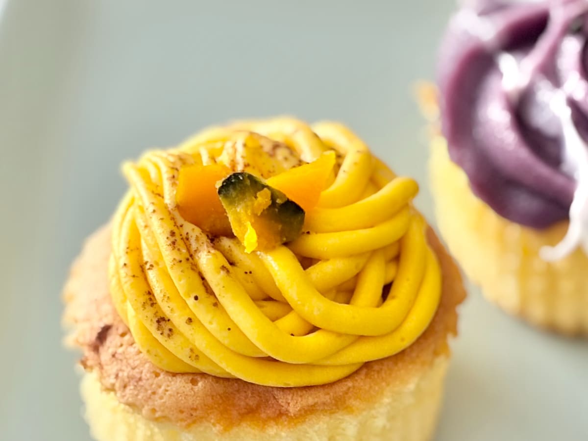 ハロウィンカラーが激かわ♡【ファミマ】に「優しい甘さ」のプチケーキ