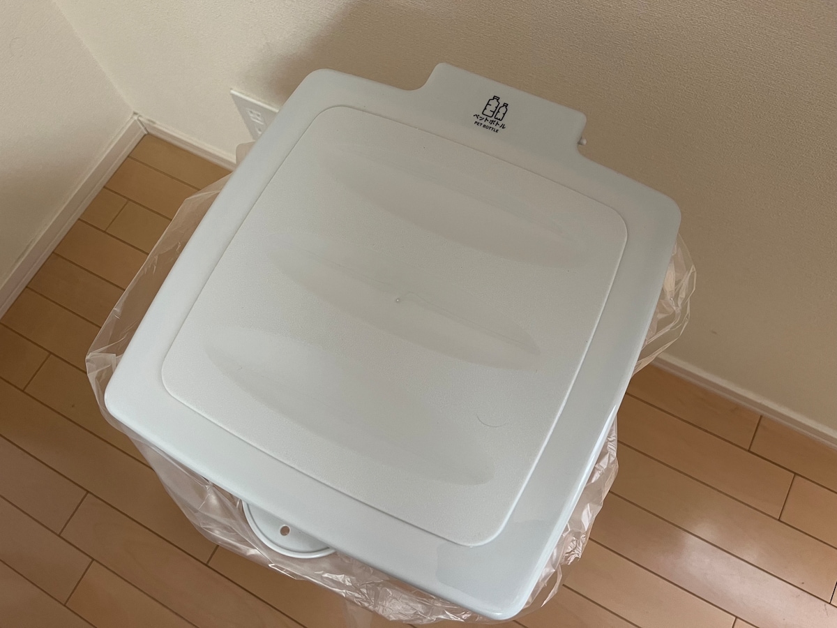 「ゴミ袋ホルダー」