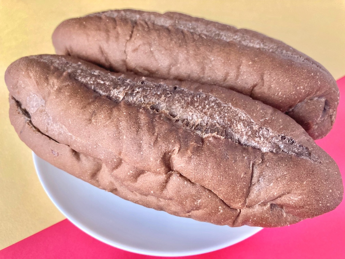 チョコクリームの塗り方が斬新!?【セブン】コスパが魅力的なチョコパン