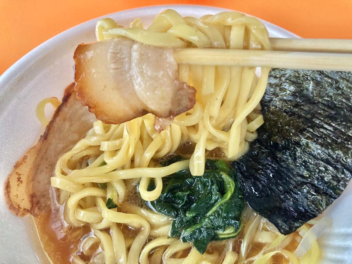 「一番好きな家系が【ファミマ】で買える！！」横浜の名店「寿々㐂家」監修のレンチンラーメン