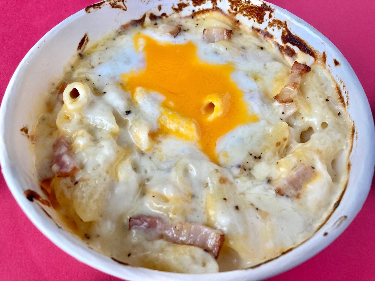 背徳感MAX!チーズの量!【ファミマ】カルボナーラ風グラタンがたまらん!