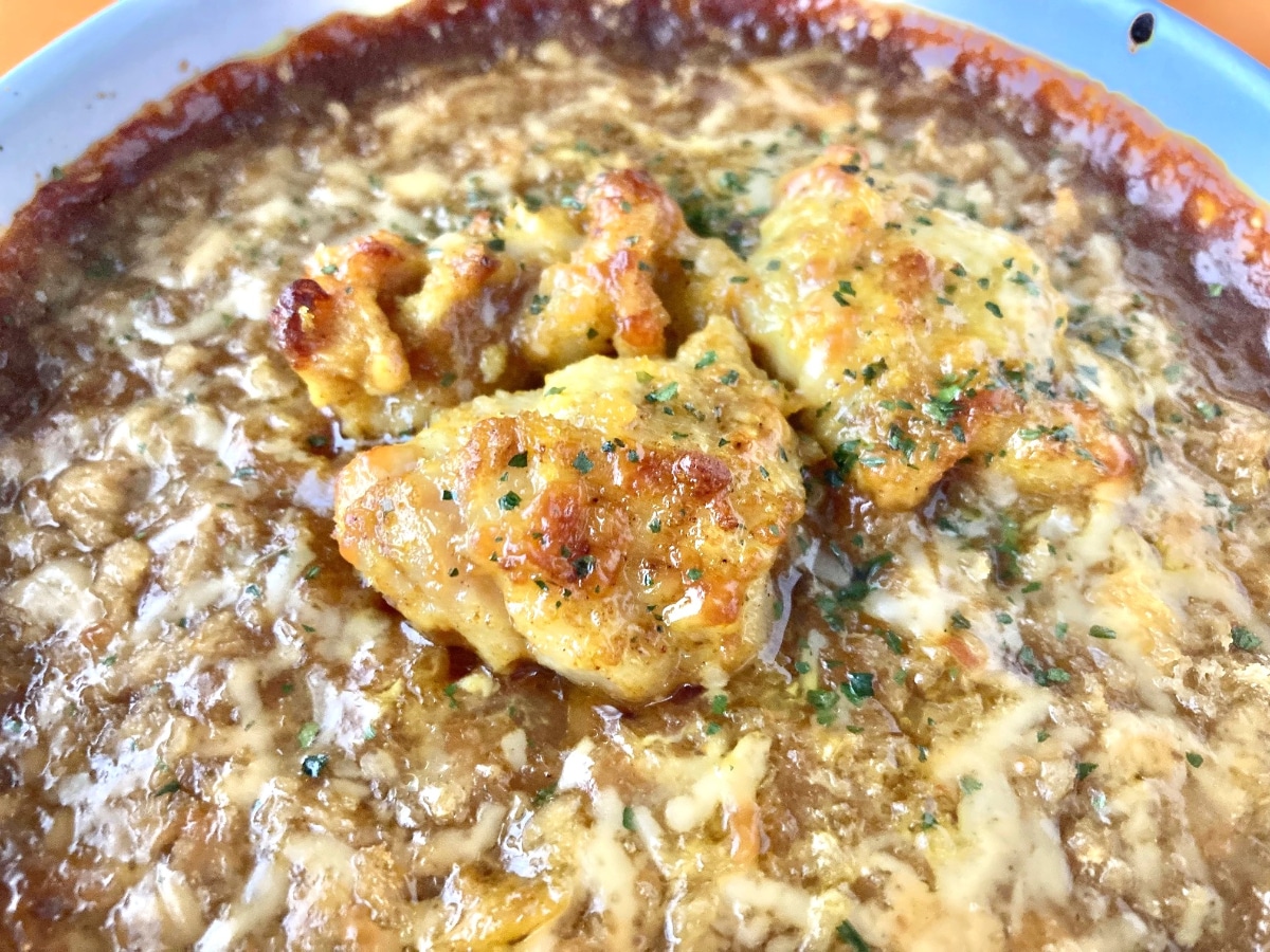 「馬鹿ウマい!」「もう一個買えばよかった!」【ローソン】あの名店のファン歓喜のチキンカレー