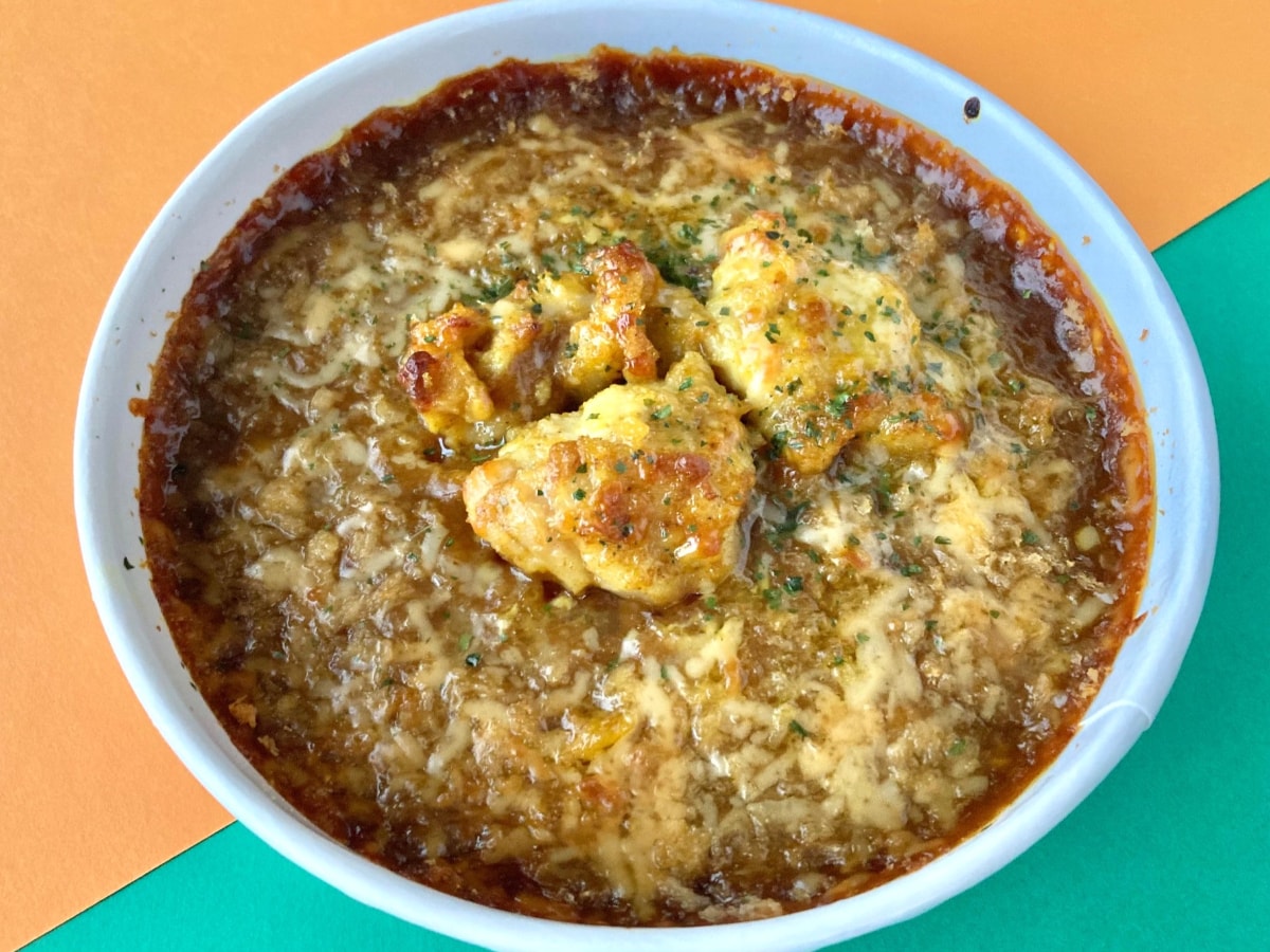 「馬鹿ウマい!」「もう一個買えばよかった!」【ローソン】あの名店のファン歓喜のチキンカレー