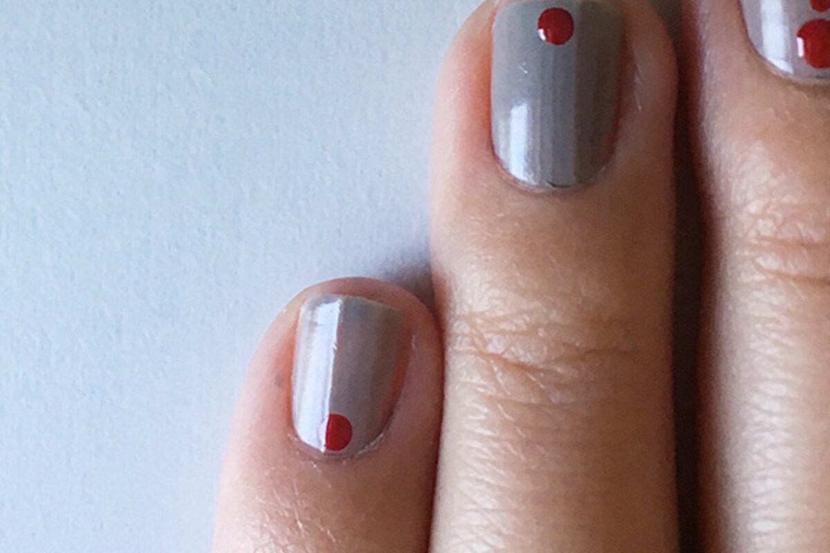 ぶきっちょさんでもプロの仕上がり！ つまようじでできる簡単ネイルアート術！