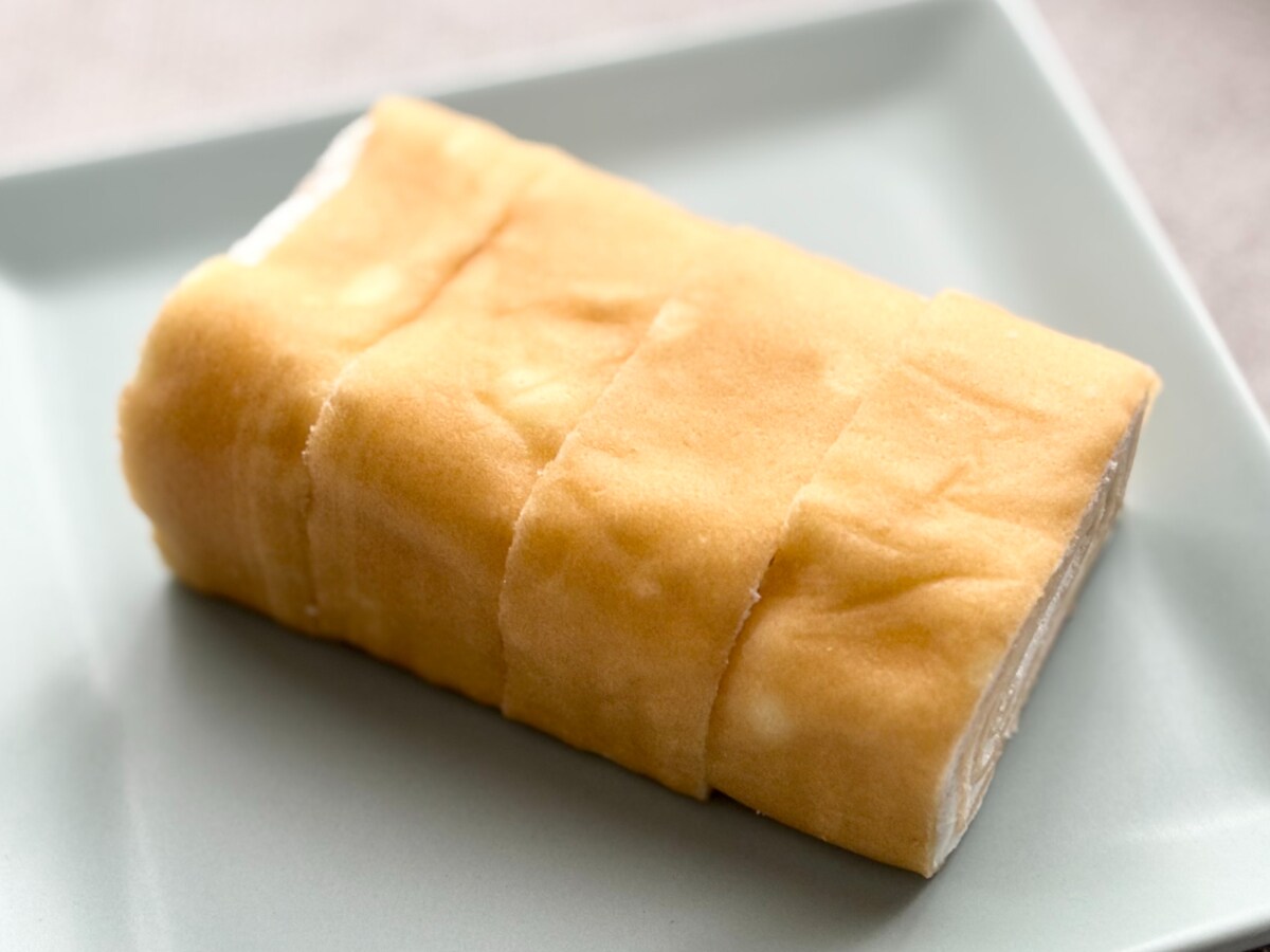 クリーム好きは要チェック！【セブン】一口サイズのスイーツを食べてみた