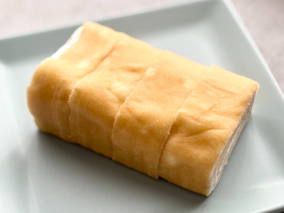 クリーム好きは要チェック!【セブン】一口サイズのスイーツを食べてみた