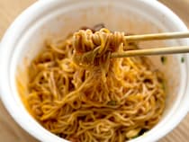 「美味すぎて声出た」【明星】の人気シリーズが“汁なし”で期間限定登場