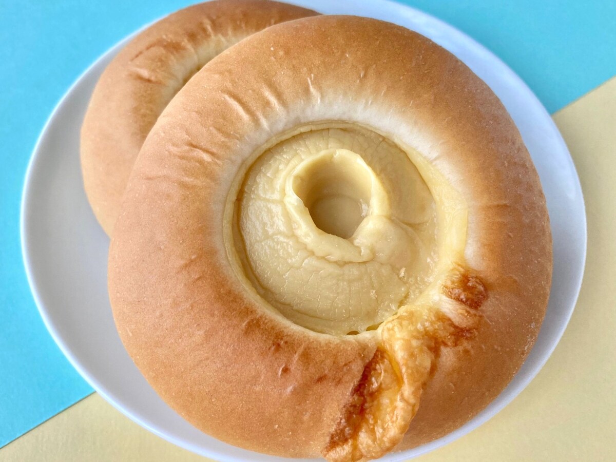 ビジュアルが斬新!リベイクもあり?【セブン】不思議な味わいのチーズパン