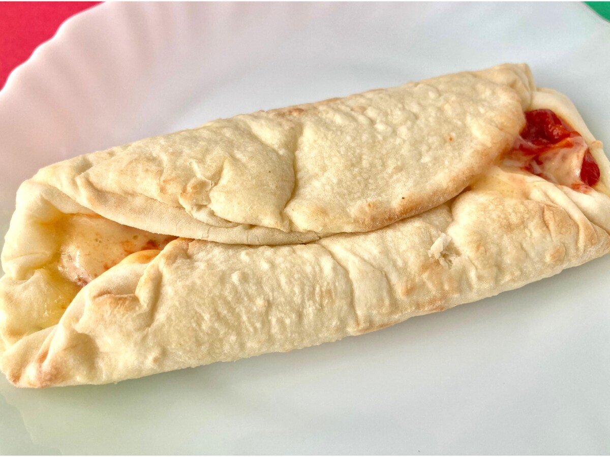 モッチモチでフッカフカ!間違いない組み合わせ!【ローソン】ピザロールの新作が美味しい!