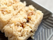 「絶妙な味してる」【ファミマ】に登場した人気店監修おむすびの味は？