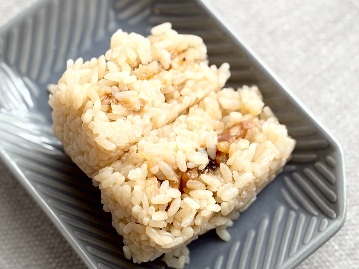 「絶妙な味してる」【ファミマ】に登場した人気店監修おむすびの味は?