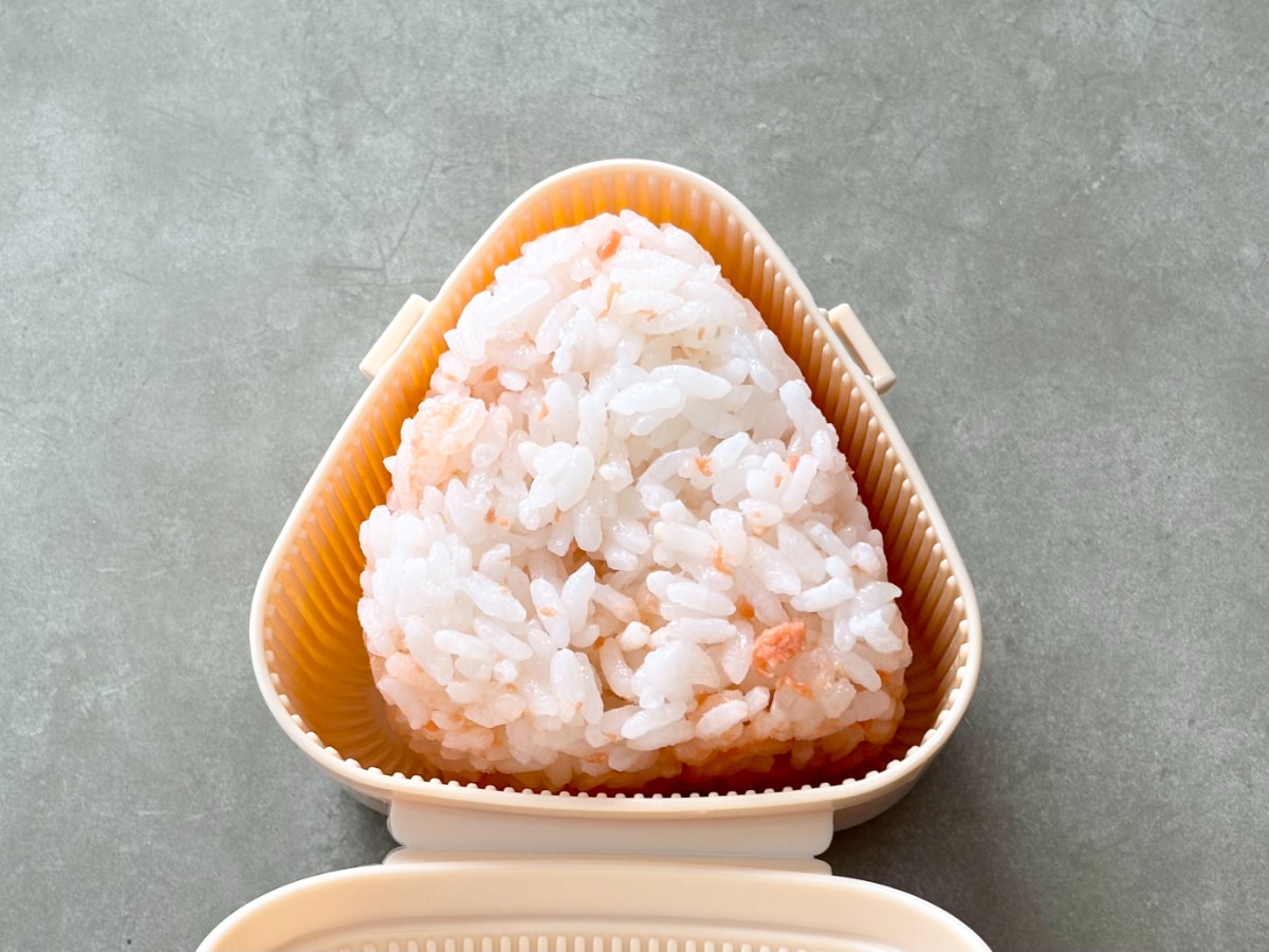 100均のおにぎりケースが超便利!【ダイソー・セリア・キャンドゥ】シリコンタイプや小さめサイズも