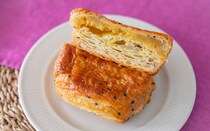 「無限に食える」「こういうのが食べたかった」「ハマりそう」【ローソン】人気のクイニーアマンから新商品登場