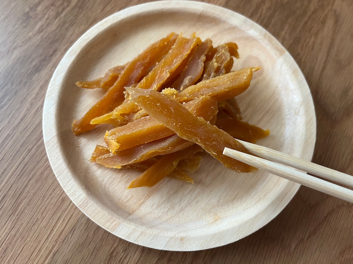 「罪悪感なく食べられる!」【無印良品】甘さ控えめの干しいもを実食してみた