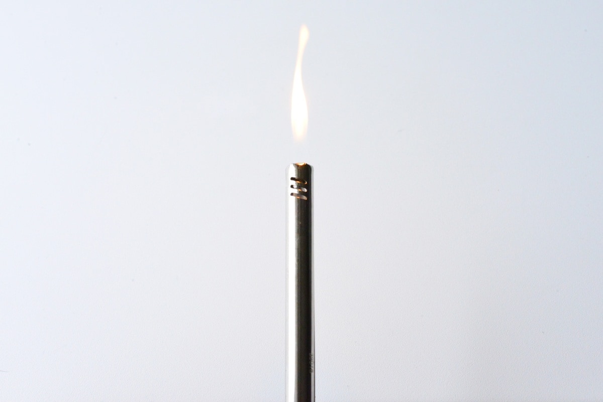 【100均】着火ライターのおすすめ8選｜チャッカマンとの違いも紹介