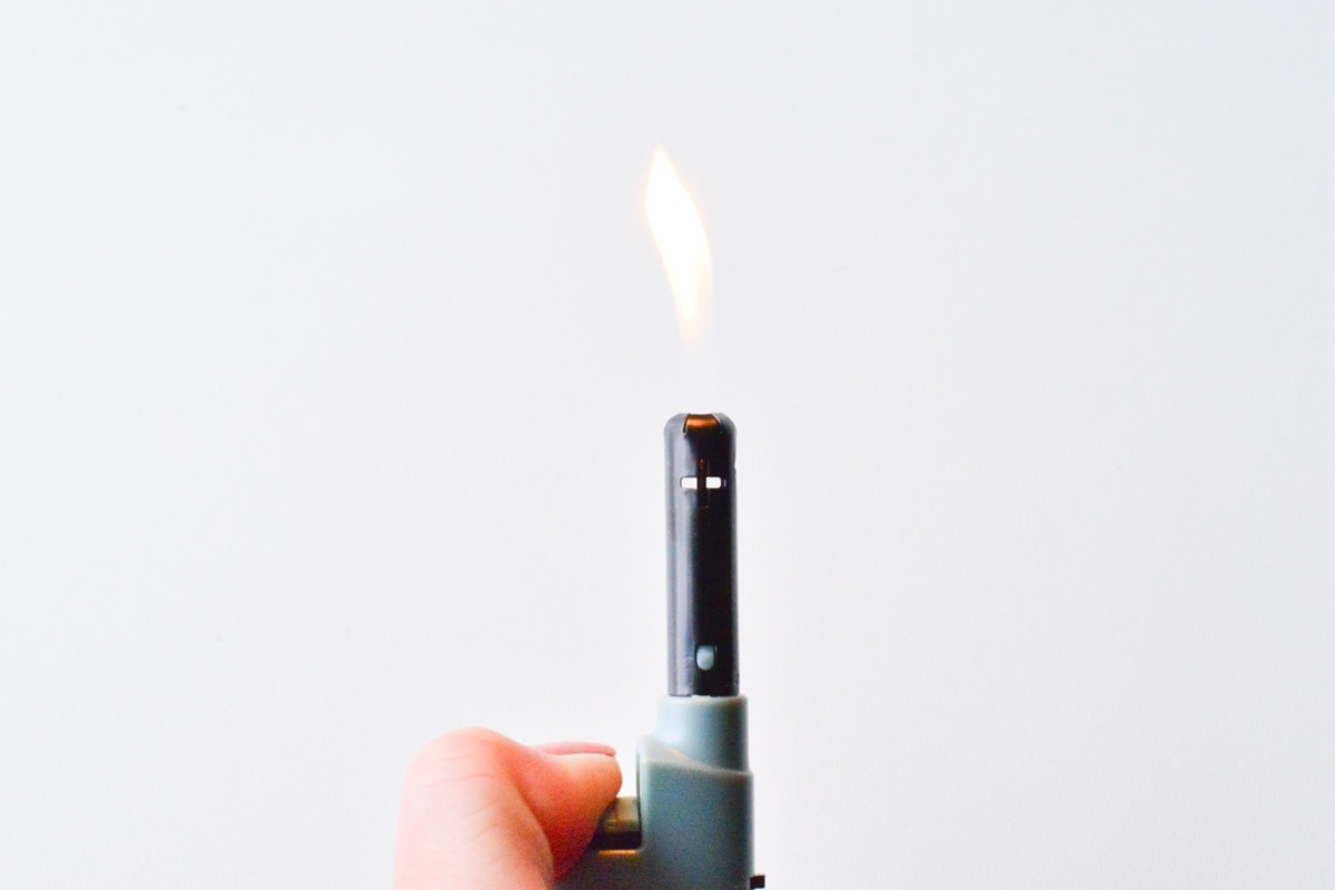 【100均】着火ライターのおすすめ8選｜チャッカマンとの違いも紹介