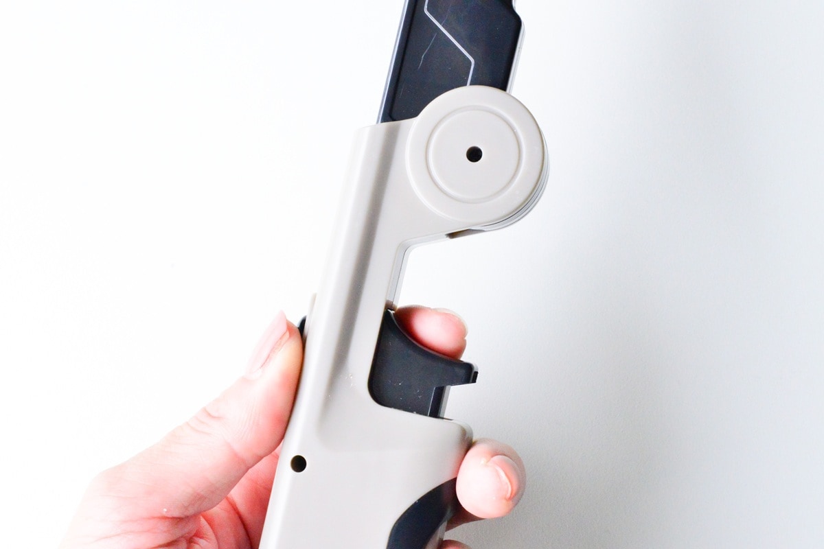 【100均】着火ライターのおすすめ8選｜チャッカマンとの違いも紹介